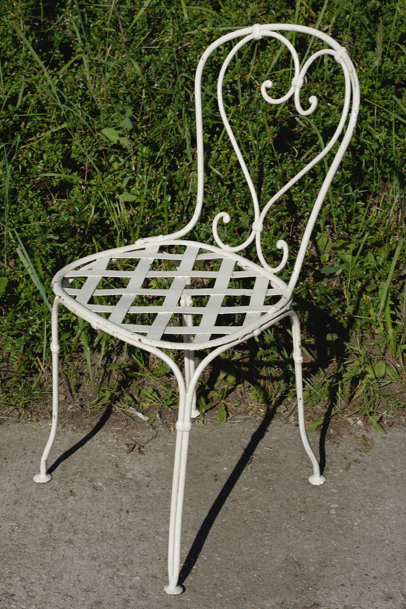French Wrought Iron Garden Chairs, 1860s, Set of 4 for sale at Pamono