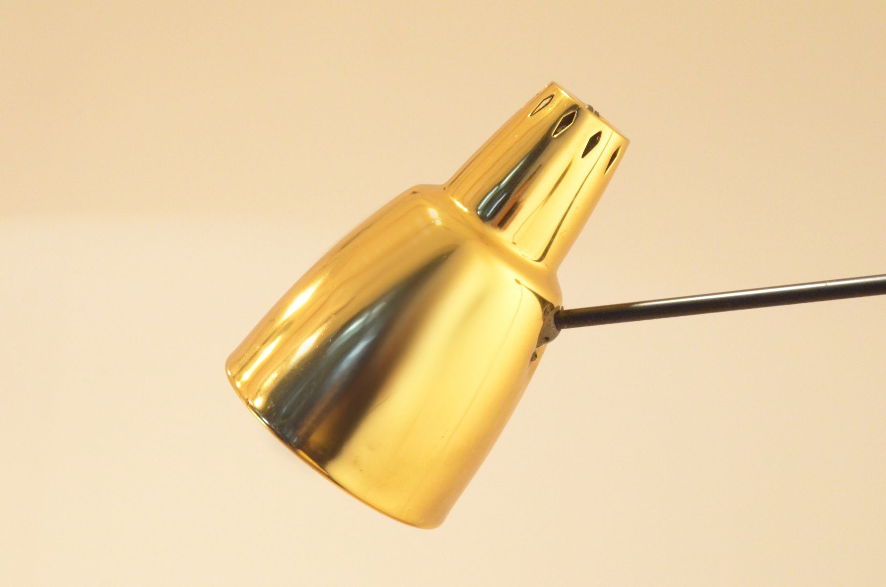 franzoesische mid century lampen mit goldenen metall leuchten 2er set 12