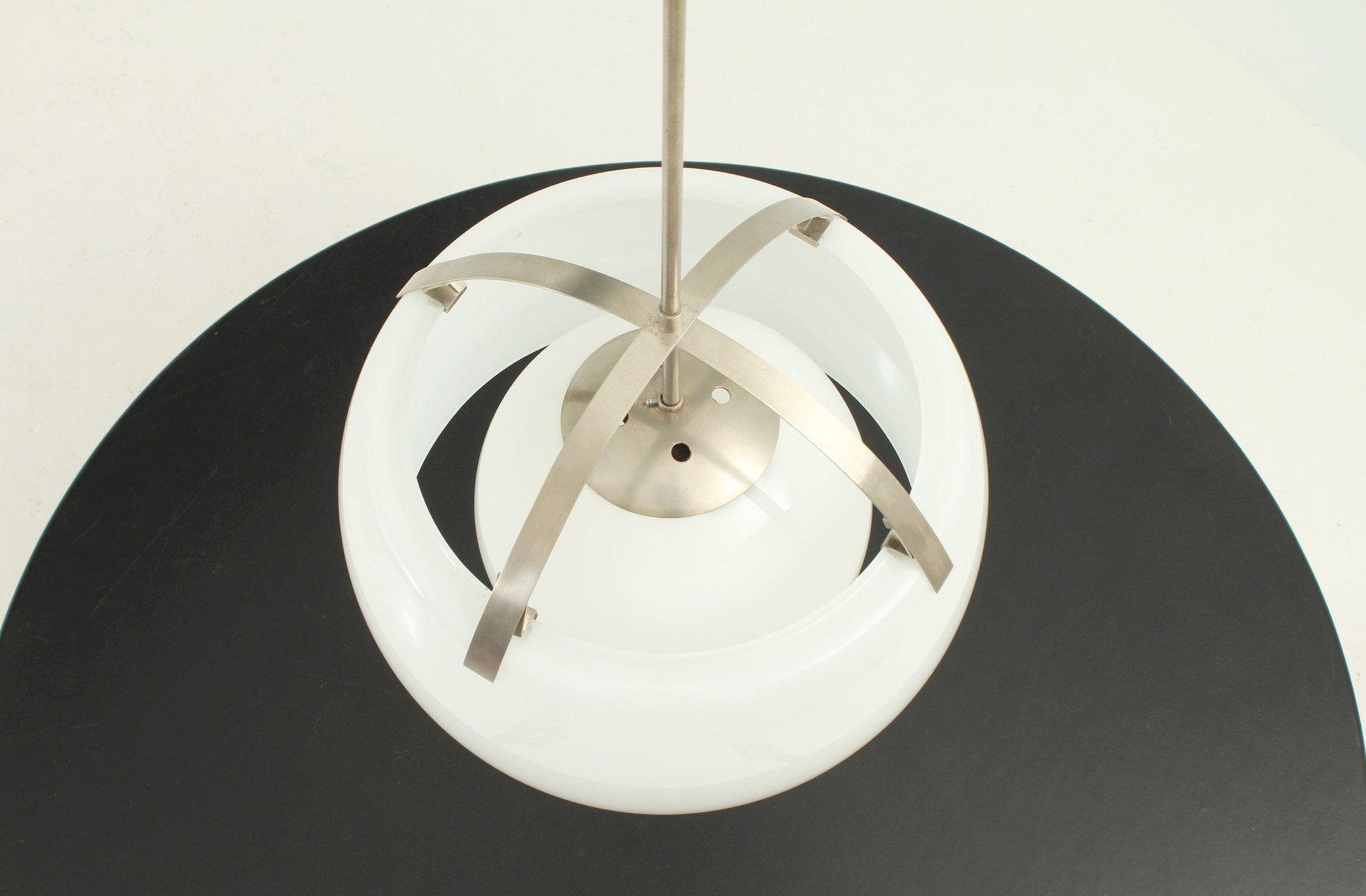 Lampada da soffitto Omega di Vico Magistretti per Artemide 1961 in vendita su Pamono