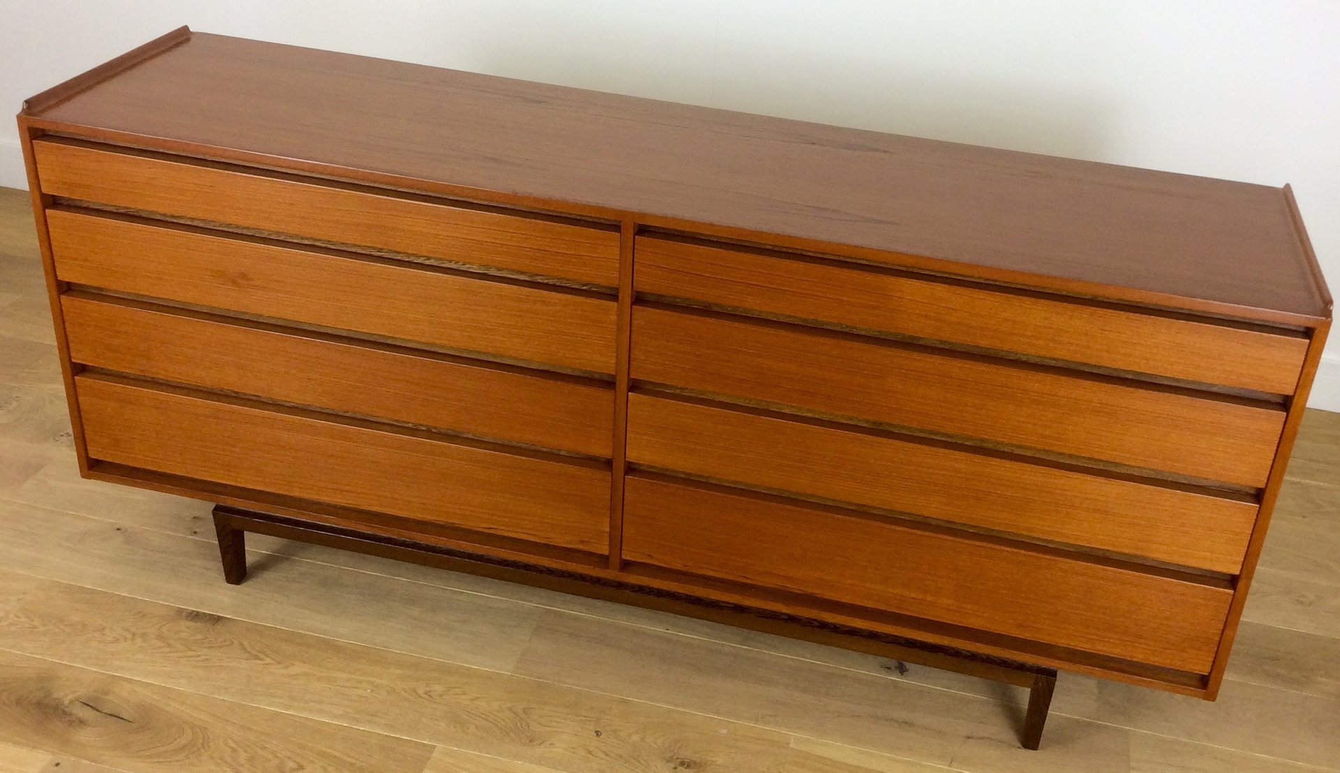 Kommode Mid Century 2021 Kommode Mid Century 2021