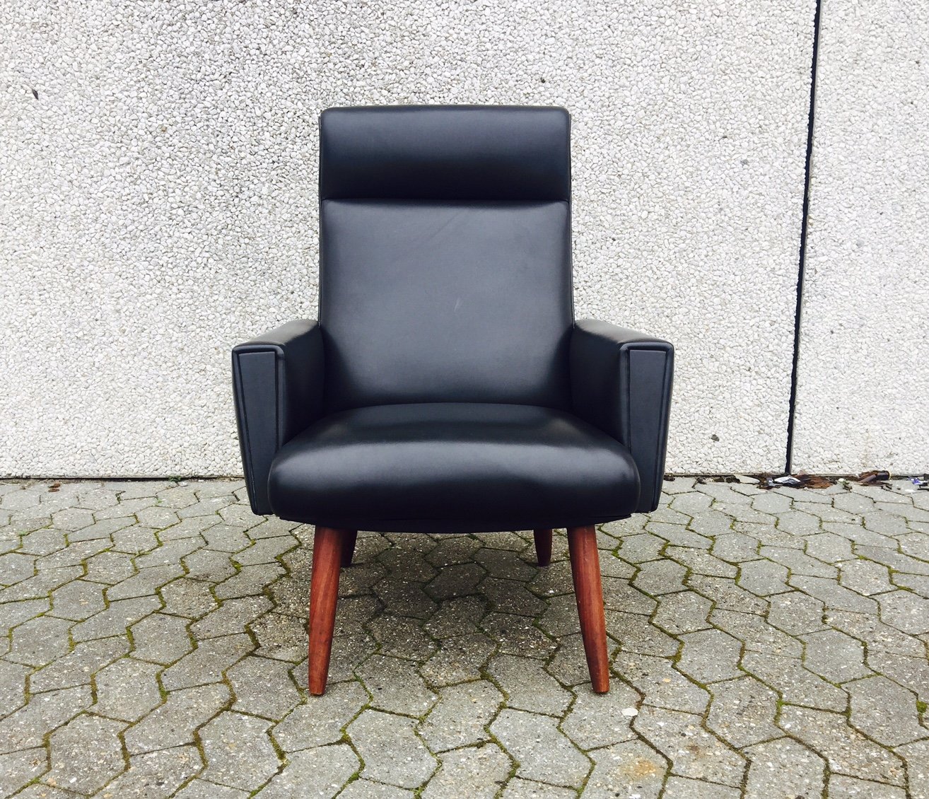 Danish Modern Black Leatherette And Teak Highback Chair 1960s For Danish Modern Black Leatherette And Teak Highback Chair 1960s For At Pamono