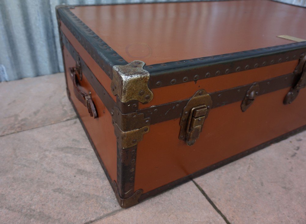 Vintage British Steamer Trunk from Victor Luggage for sale at Pamono