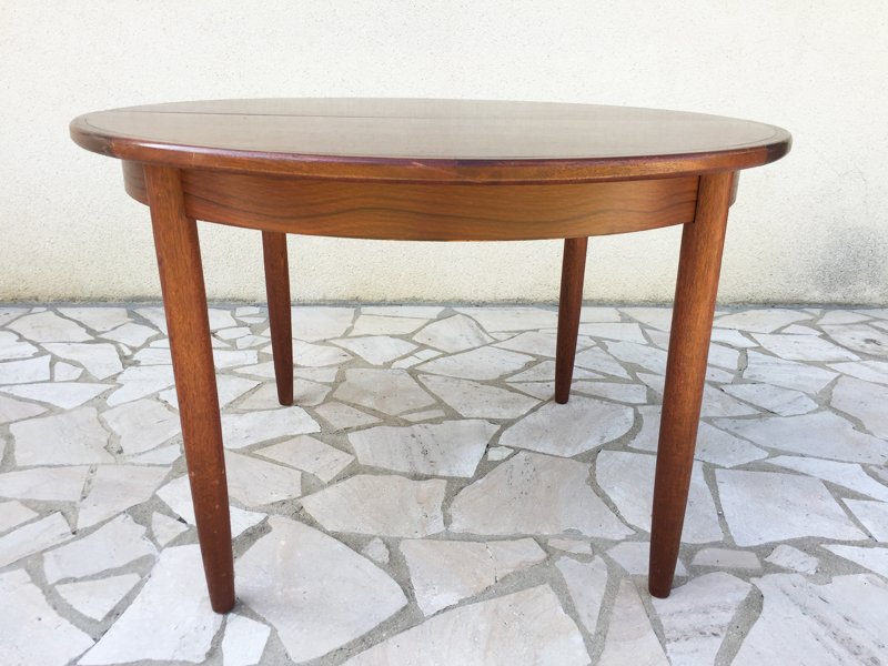 Vintage Round Rosewood Dining Table For At Pamono Vintage Round Rosewood Dining Table