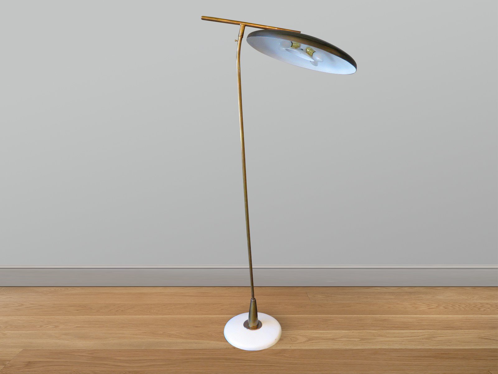 Italienische Mid-Century Stehlampe mit Schwarzem Schirm, 1950er bei ... Italienische Mid-Century Stehlampe mit Schwarzem Schirm, 1950er bei ...