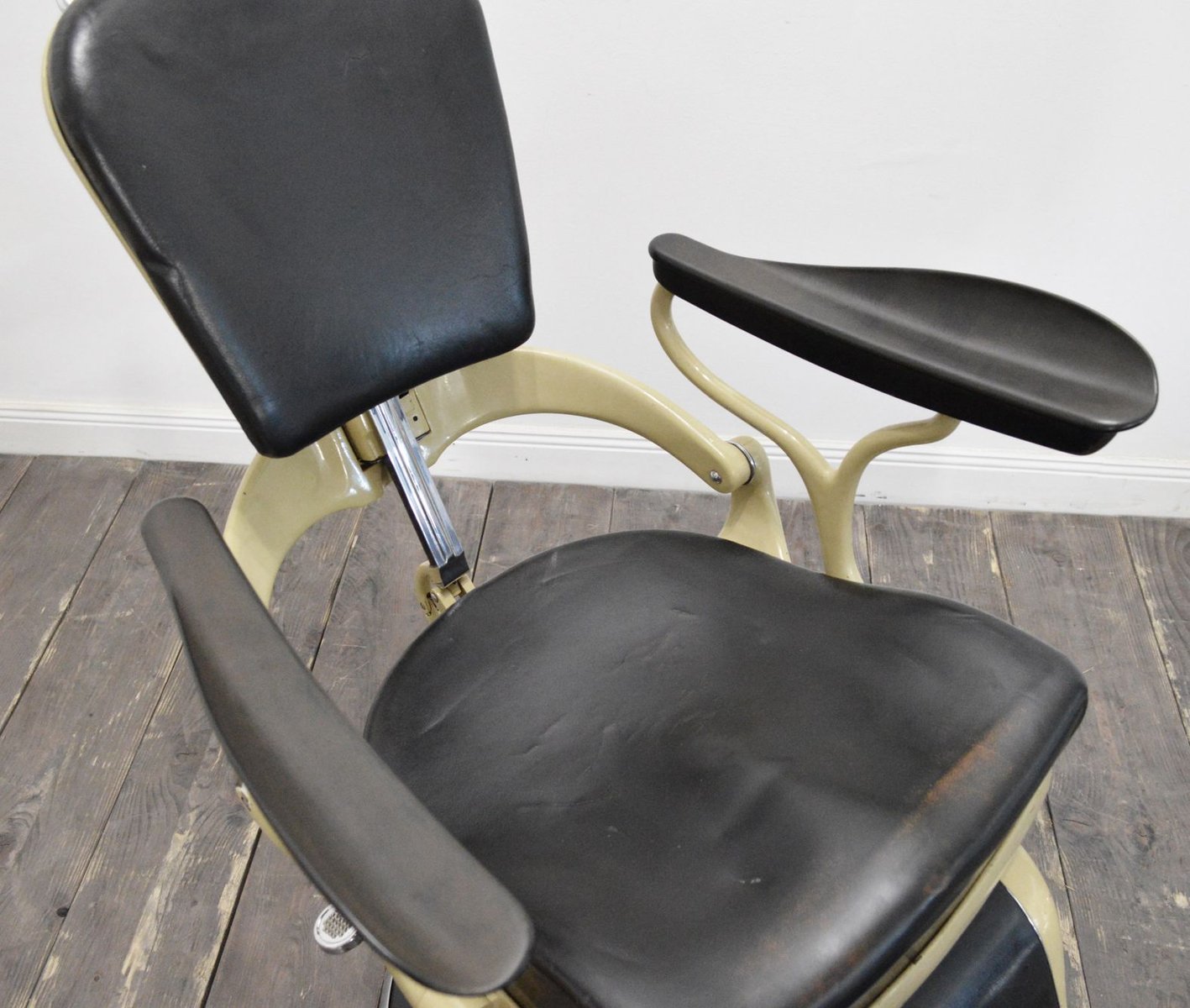Vintage Dentist's Chair from Sterling for sale at Pamono