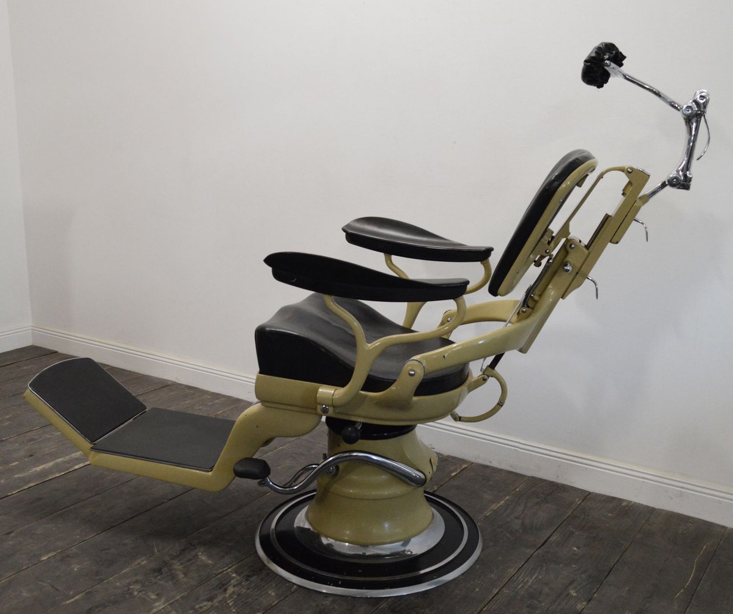 Vintage Dentist's Chair from Sterling for sale at Pamono