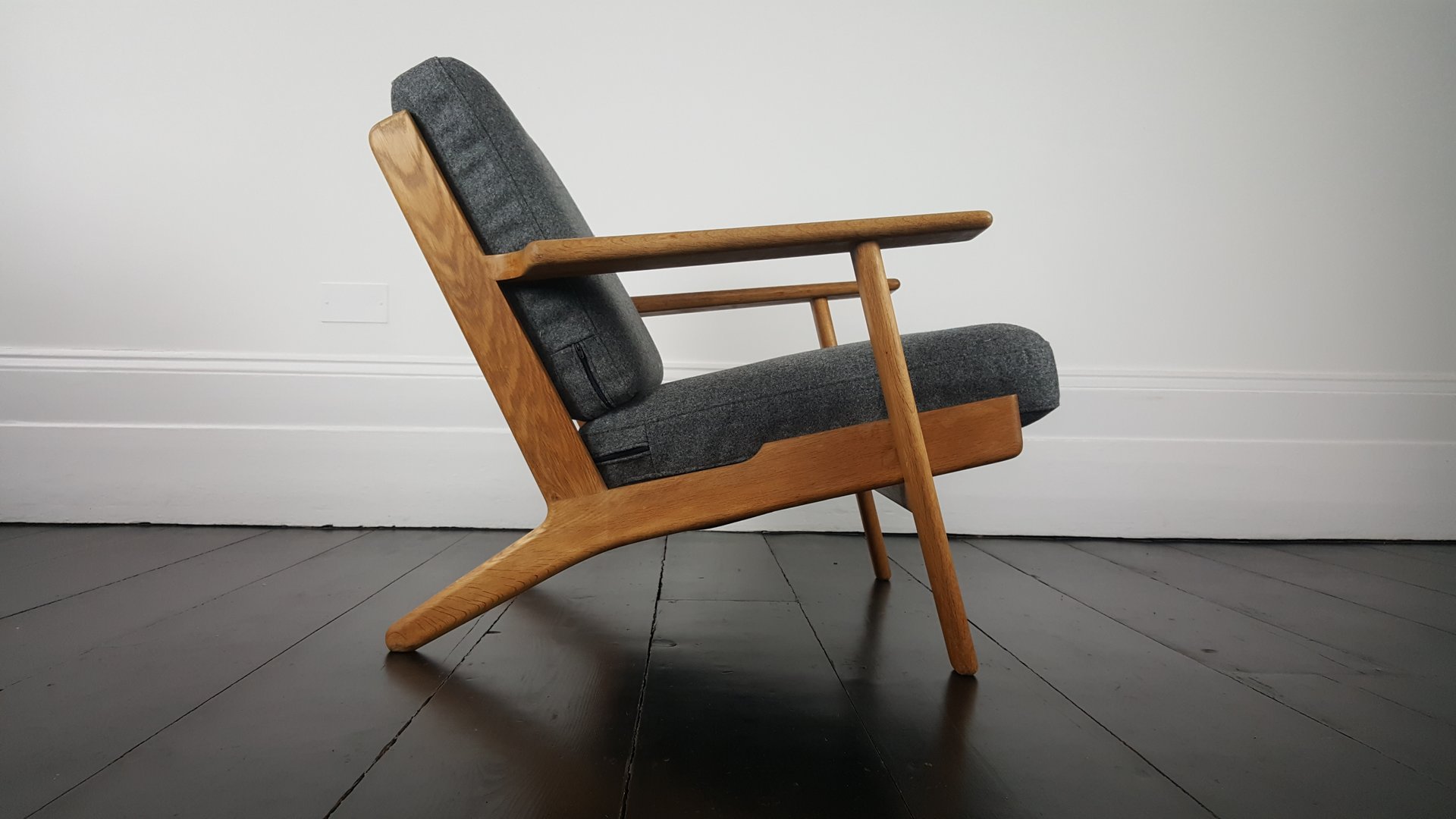 Dänischer Mid Century GE290 Sessel mit Eiche Gestell von Hans J 