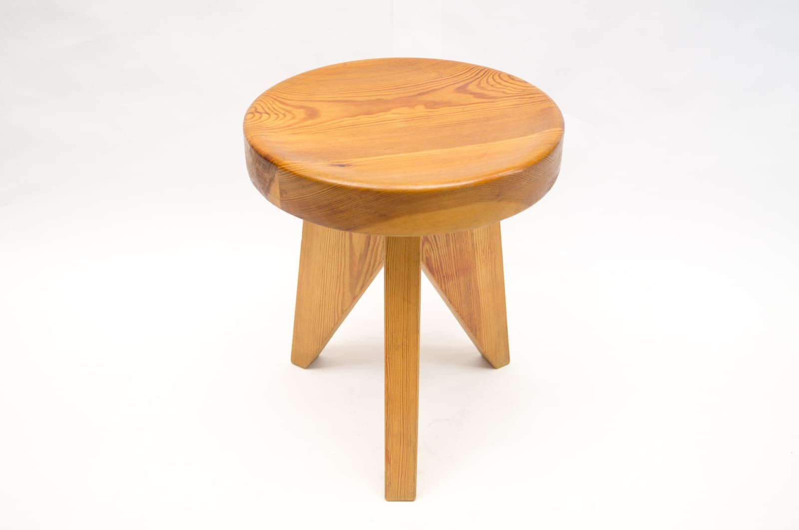 Hocker Dreibein Holz Holzhocker Third Sitzhocker Dekohocker Hocker Dreibein Holz By Franz 246 Sischer Aus 1960er Bei Pamono