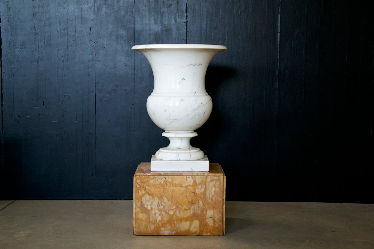 White Marble Vase, 1930s for sale at Pamono