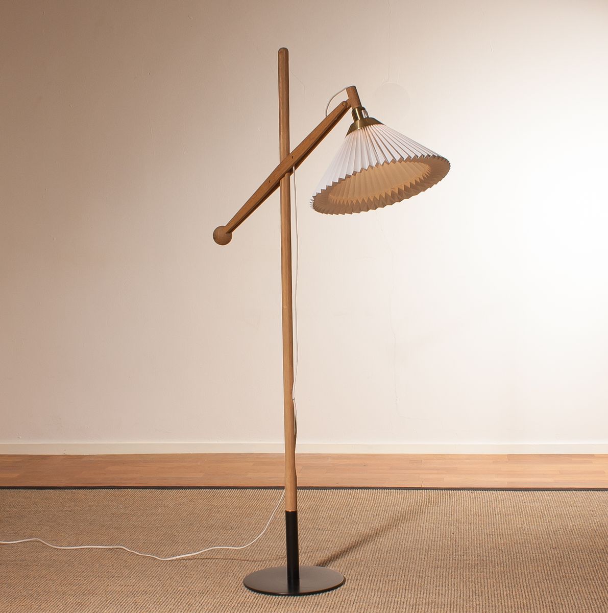 Oak Floor Lamp by Vilhelm Wohlert for Le Klint, 1950s for sale at ... Oak Floor Lamp by Vilhelm Wohlert for Le Klint, 1950s for sale at ...