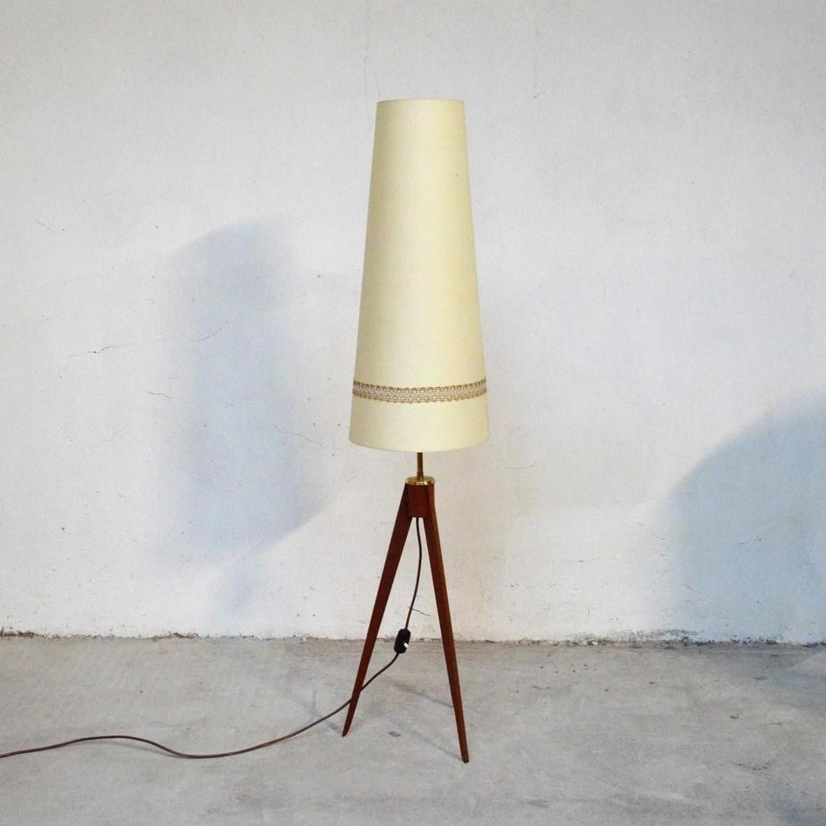 Teak Tripod Floor Lamp 1960s For At Pamono Teak Tripod Floor Lamp 1960s