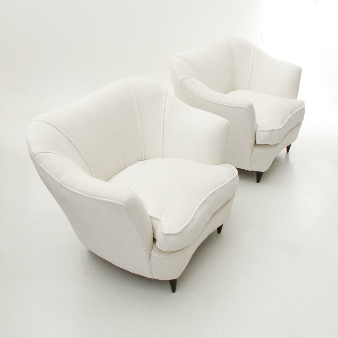 White Velvet Lounge Chairs, 1950s, Set of 2 for sale at Pamono