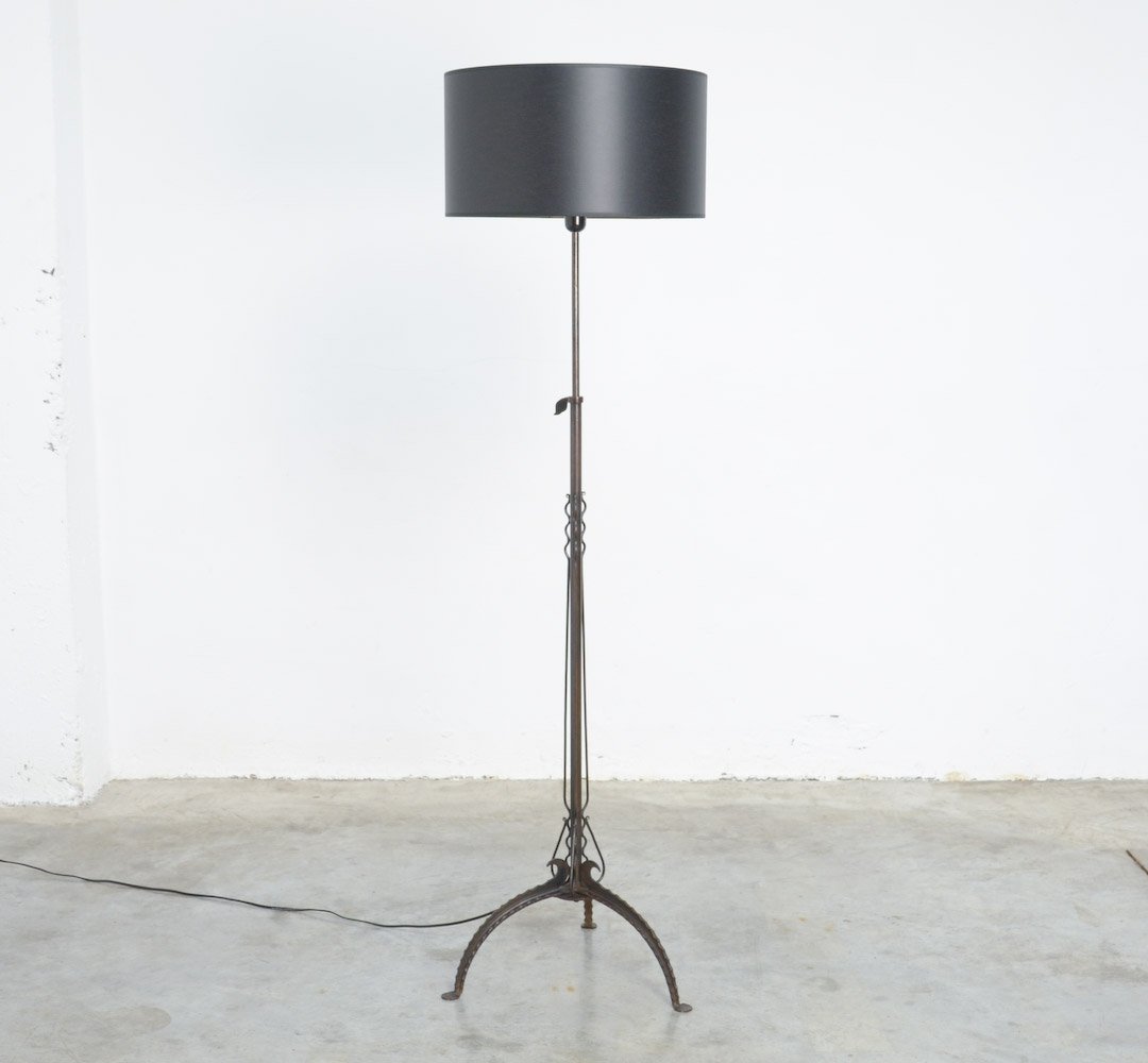 Antique Black Wrought Iron Floor Lamp for sale at Pamono Antique Black Wrought Iron Floor Lamp for sale at Pamono