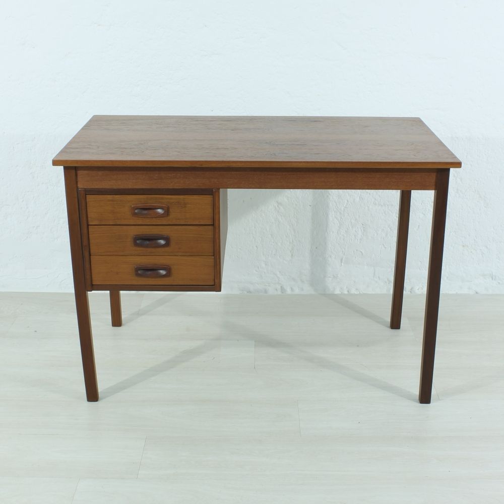 Small Teak Desk 1960s For At Pamono Small Teak Desk 1960s