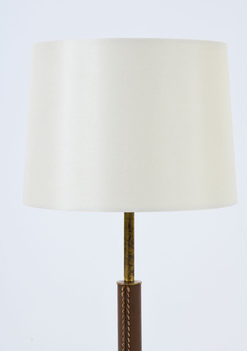 Brass And Brown Leather Table Lamp 1950s En Vente Sur Pamono Brass And Brown Leather Table Lamp 1950s