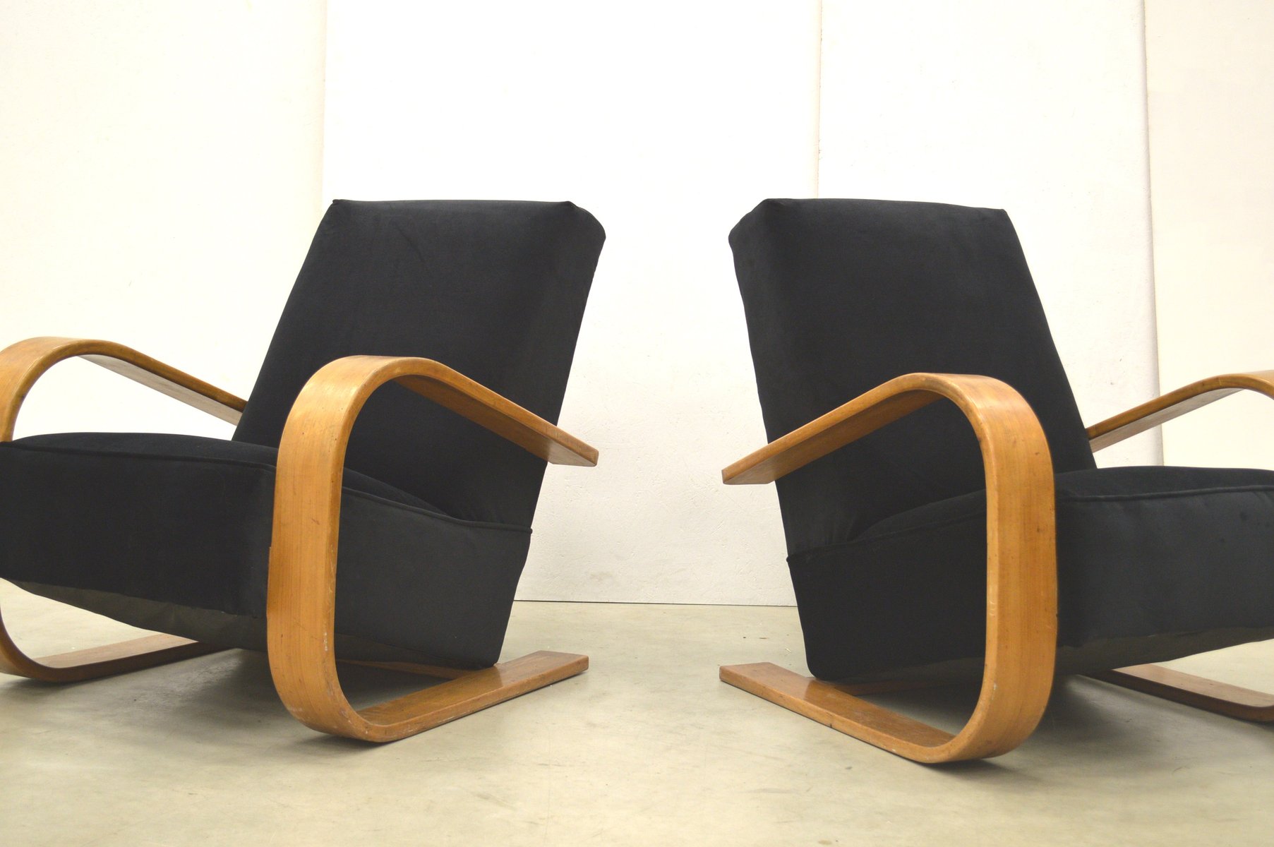Finnish Art Deco Style Lounge Chairs 1930s Set Of 2 For At Pamono Finnish Art Deco Style Lounge Chairs 1930s Set Of 2