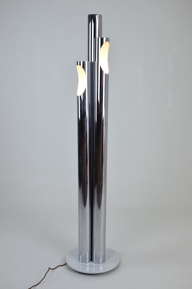 Italian Tubular Chrome Floor Lamp, 1970s for sale at Pamono
